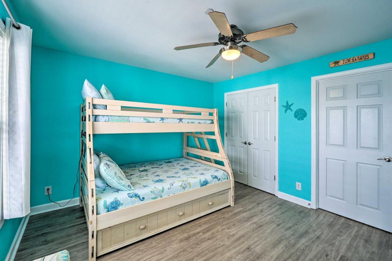 Ocean-View Oak Island Condo, 1 Block To Beach! מראה חיצוני תמונה