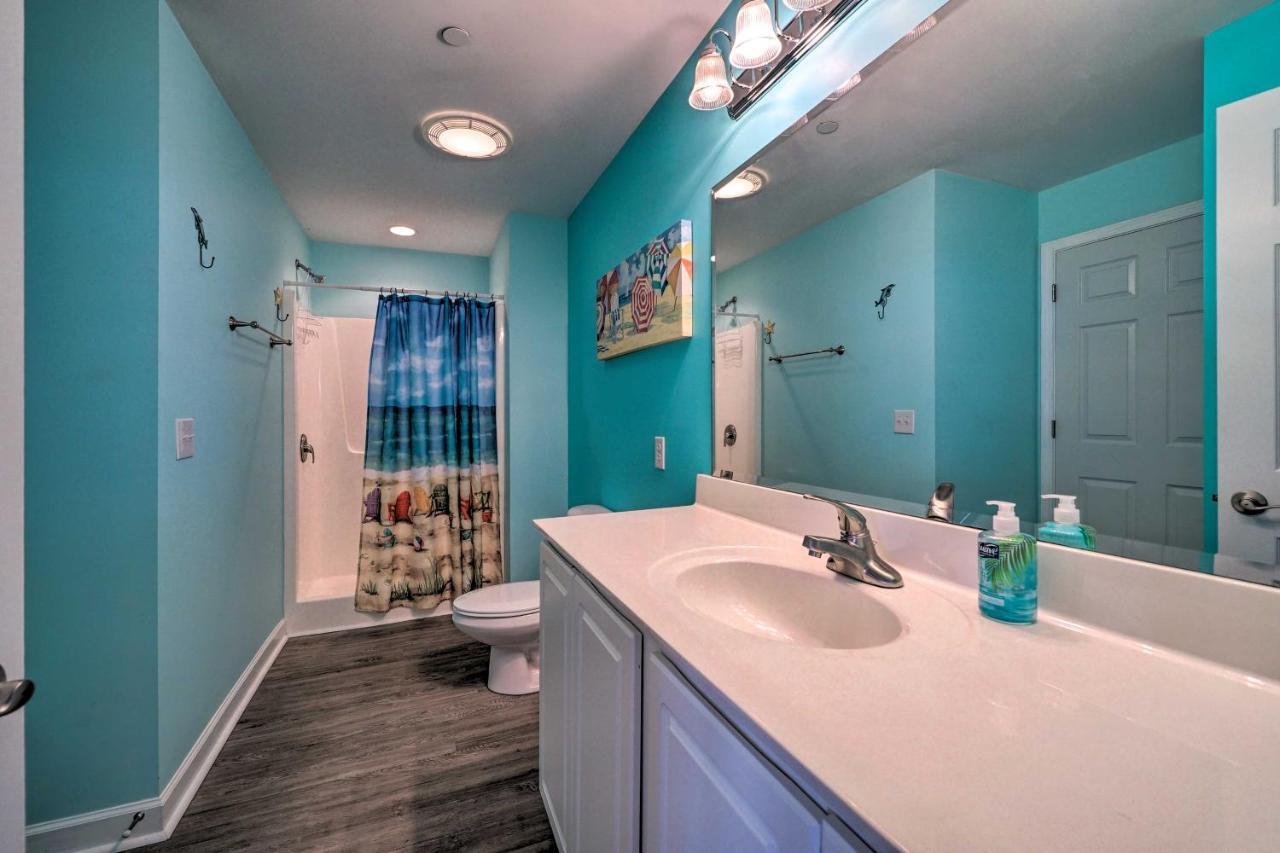 Ocean-View Oak Island Condo, 1 Block To Beach! מראה חיצוני תמונה